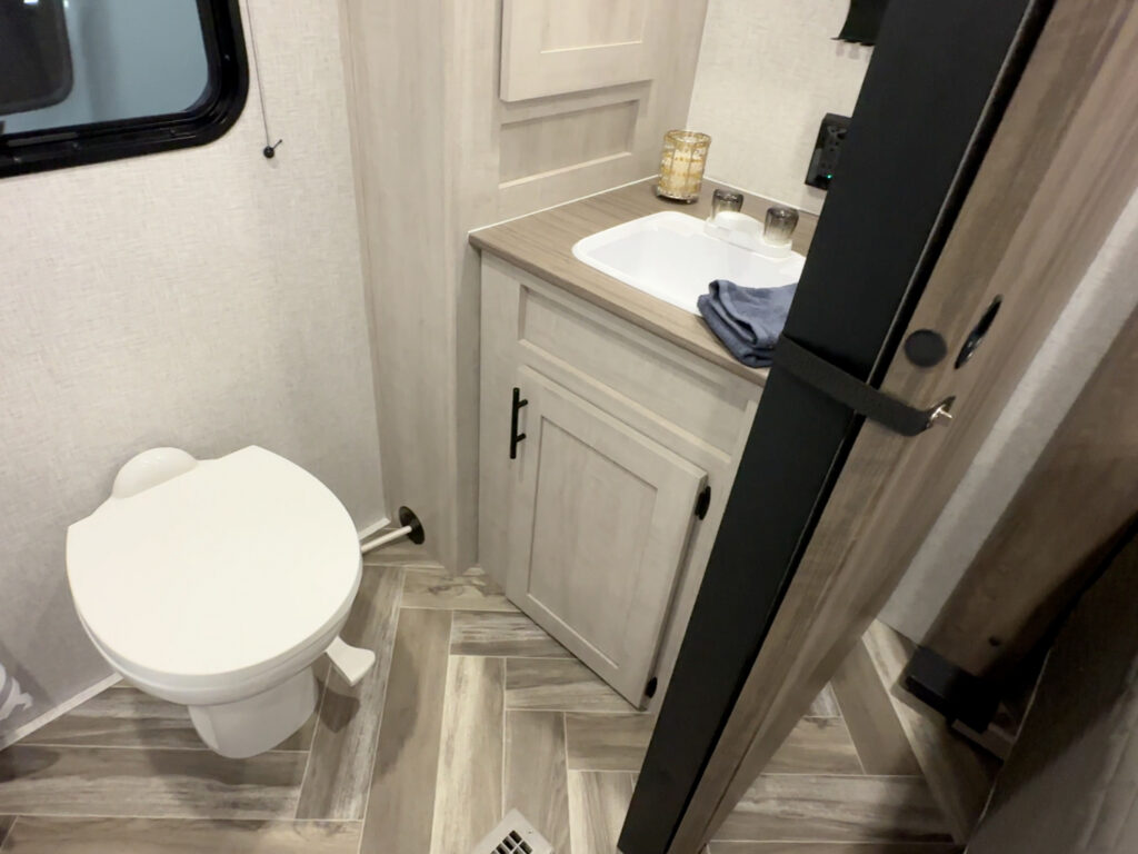 Portable and RV Toilets 1 StyleII Toilet