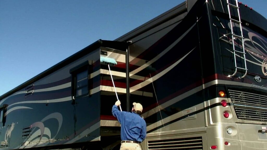 Fiberglass maintenance 4 rv wax
